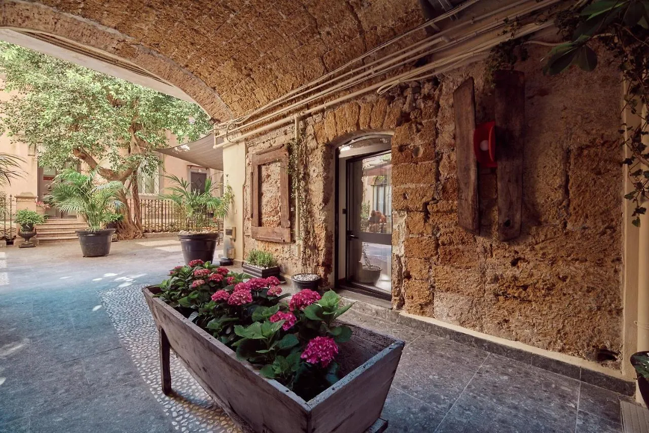 L' Hôtellerie Easy Suites Palermo 2*,