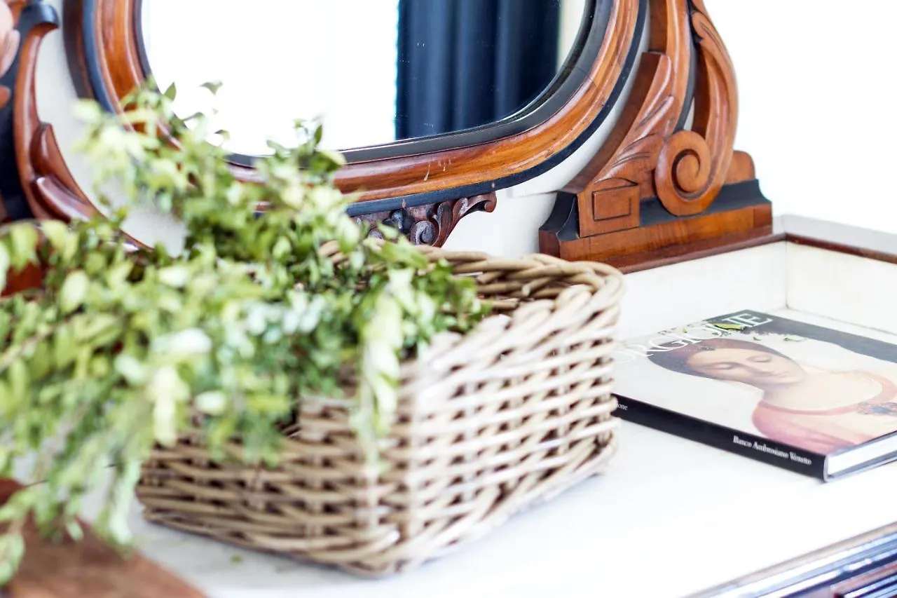 Bed & Breakfast L' Hotellerie Easy Suites Palermo