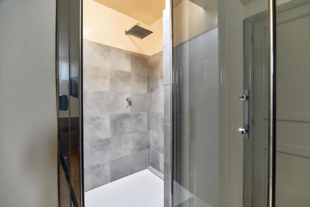 L' Hotellerie Easy Suites Palermo Bed & Breakfast